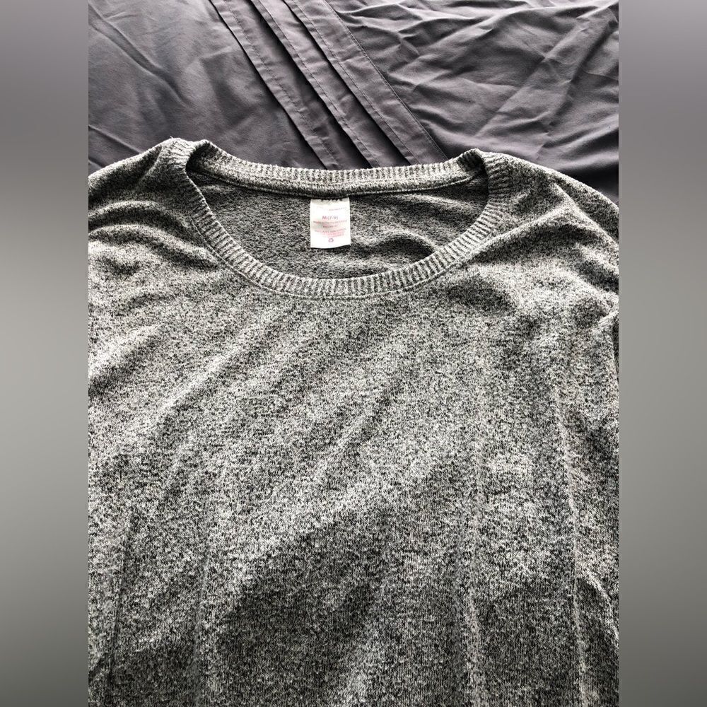 No Boundaries Sweater - Picture 4 of 4